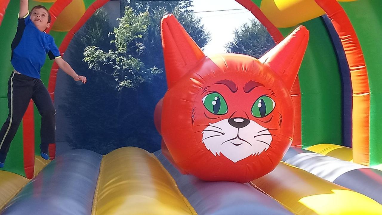 ホテルCamping L'Arada Parc Sonzay エクステリア 写真