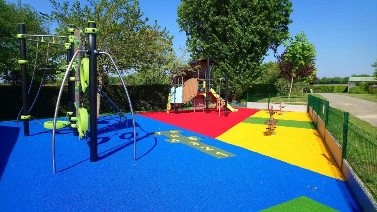 ホテルCamping L'Arada Parc Sonzay エクステリア 写真